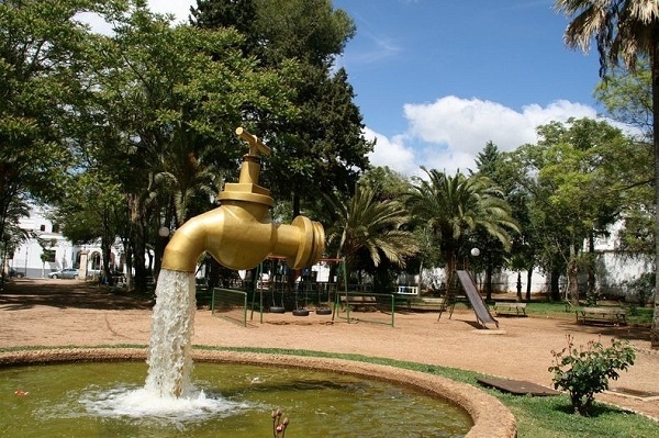 Vòi nước trong công viên Olivenza, Tây Ban Nha.